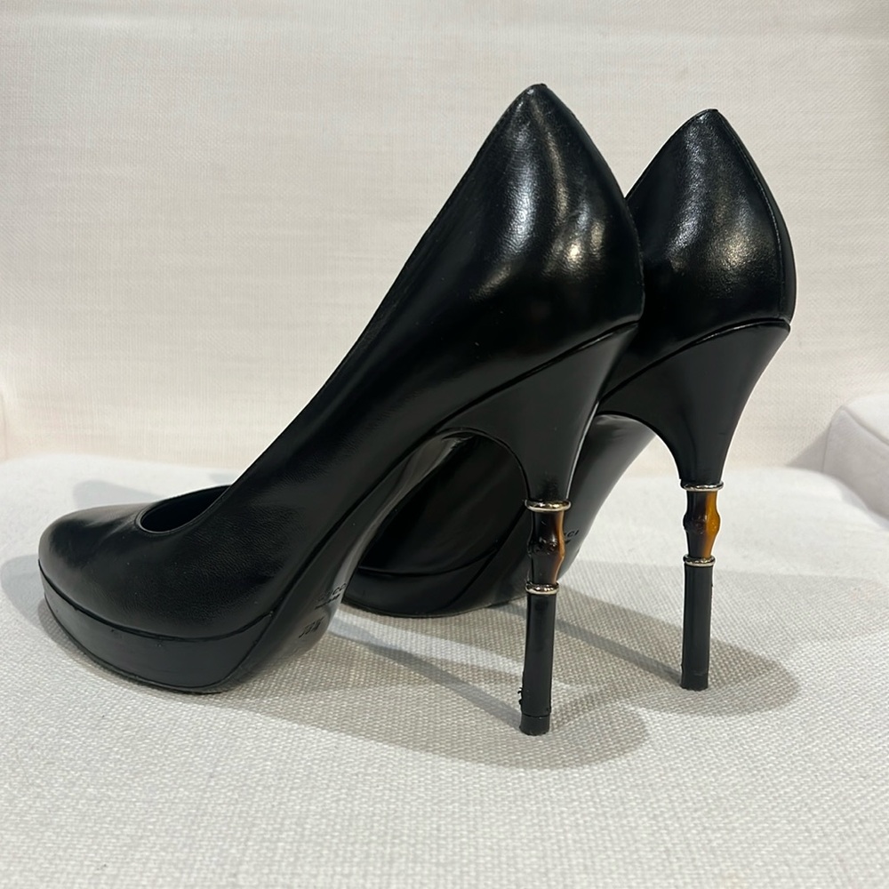 Gucci pumps black leather bamboo heels